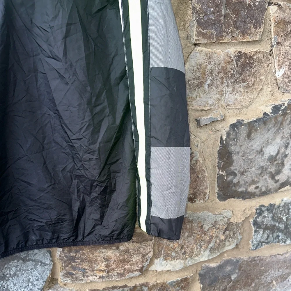 Nike Wild Run Windrunner Packable Windbreaker Hooded Jacket Men's M Colorblock
